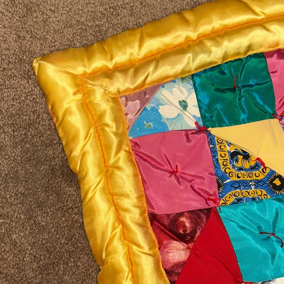 Vintage Patchwork Quilt. 1969 handmade, 56”x65”. Good condition - Picture 14 of 15